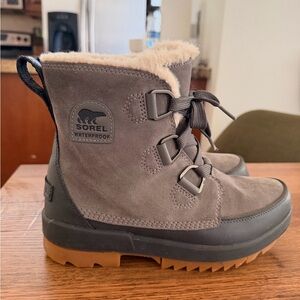 Sorel Women's Gray and Tan Winter Boots